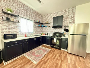 GUEST RANCH HOUSE w POOL access near NATL PARKS